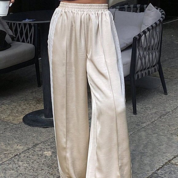 Apricot Chic Women's Contrast Lace Elastic Waist Wide Leg Pants - Picture 4 of 6